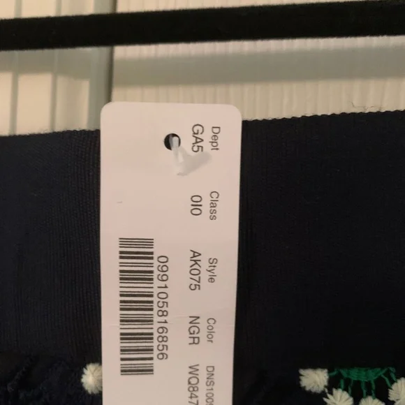 NWT Unworn. J. Crew Pencil Skirt. Navy/Green floral crochet pattern. Size 6 - Picture 6 of 7